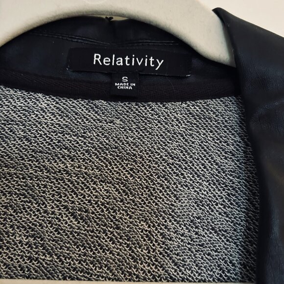 Ladies Relativity Lightweight Grey Knit Blazer - size Small - Picture 5 of 5
